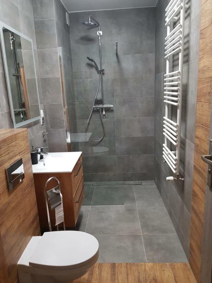 Apartament Modern Z Ogrodem شكلارسكا بوريبا المظهر الخارجي الصورة